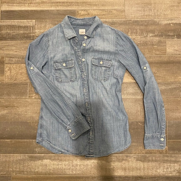 J.Crew Chambray button Down - Picture 1 of 3